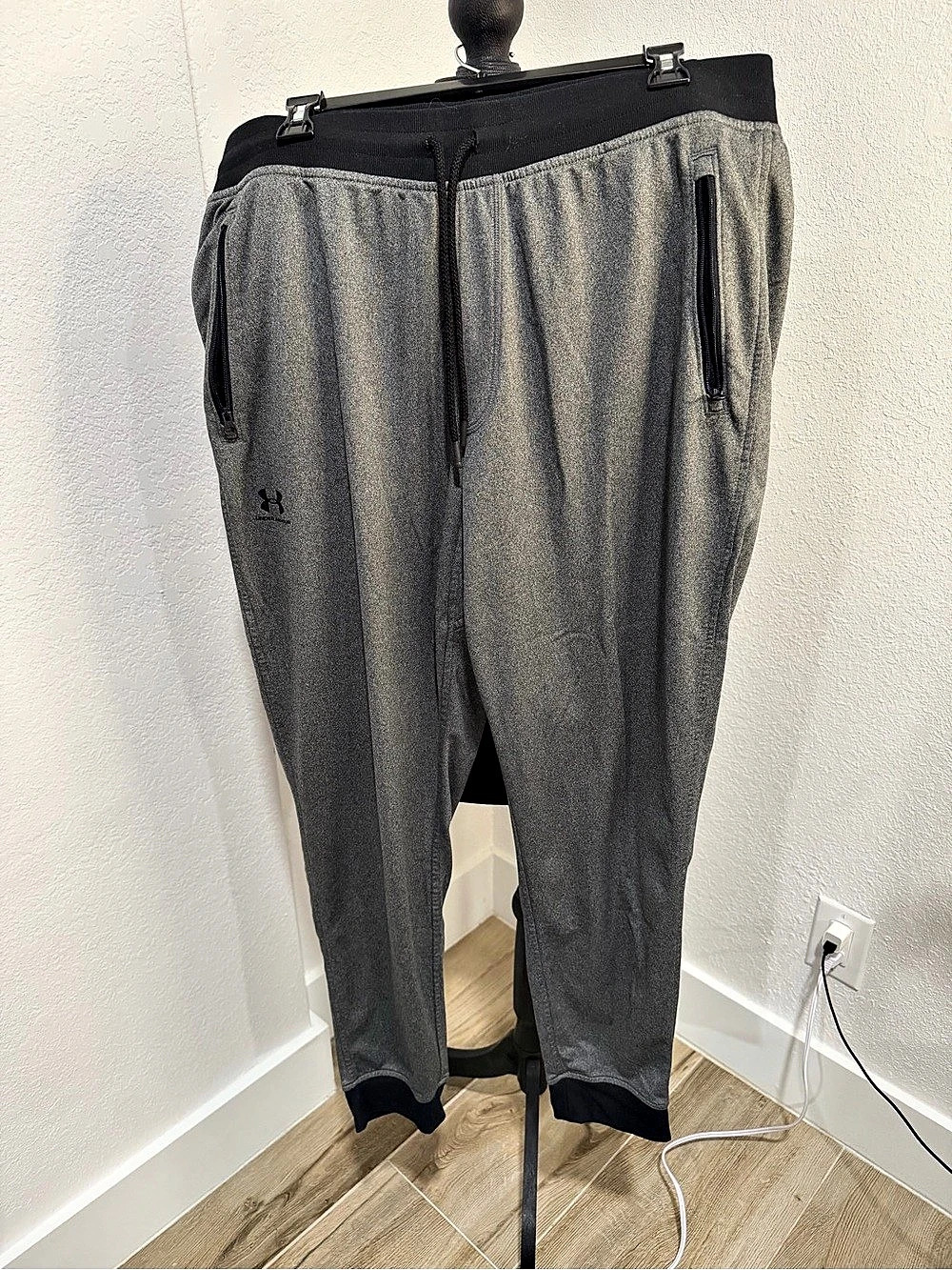 Under Armour Men's UA Sportstyle Joggers Gray